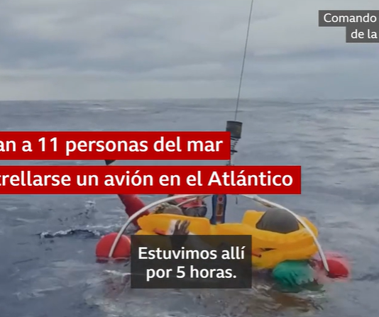 «Un verdadero milagro»: rescatan a 11 personas con vida después de que su avión se estrellara en el Atlántico